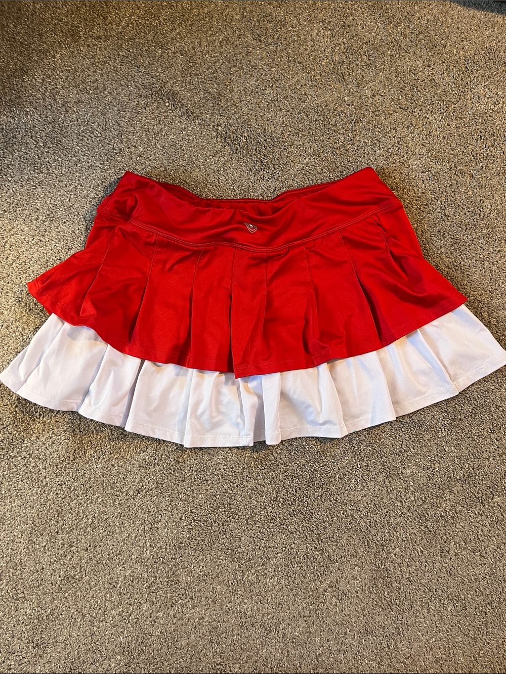 DUC SPORT szM Red White Pleated seat Tennis Skort Left Botton Load Pocket